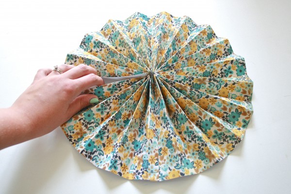 A DIY Paper Pinwheel Tutorial - Dream Green DIY