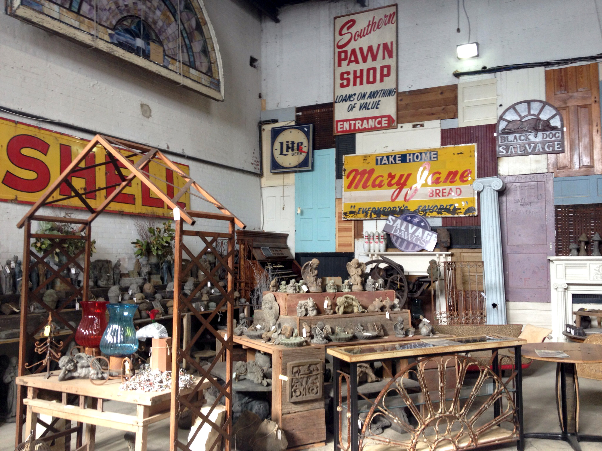 Touring Black Dog Salvage - Dream Green Diy