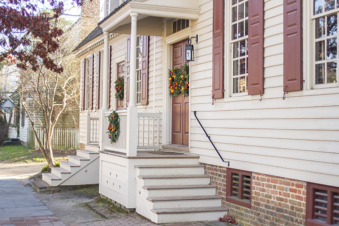 Christmas in Colonial Williamsburg - Dream Green DIY