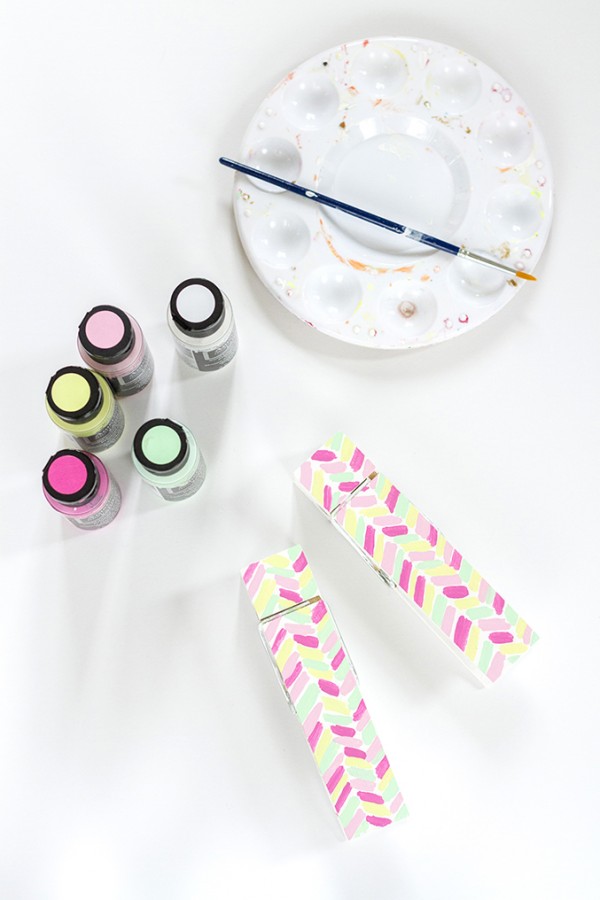 DIY Painted Clothespin Photo + Card Holders