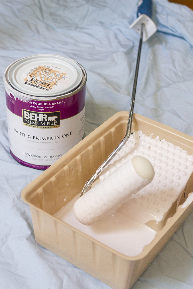 How To Stencil A Damask Feature Wall - Dream Green DIY