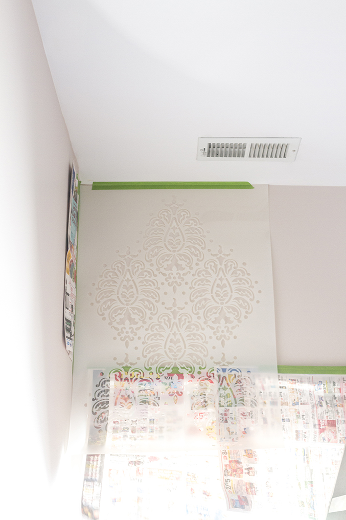 How To Stencil A Damask Feature Wall - Dream Green DIY
