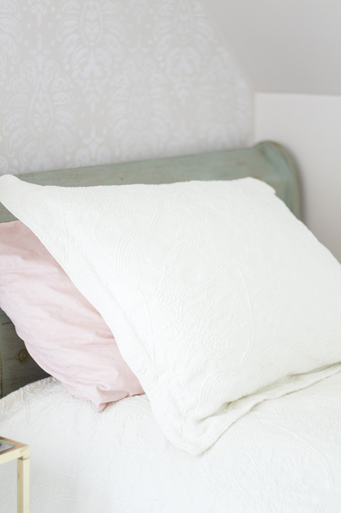 How To Stencil A Damask Feature Wall - Dream Green DIY
