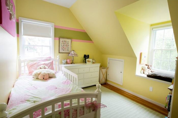 How To Stencil A Damask Feature Wall - Dream Green DIY