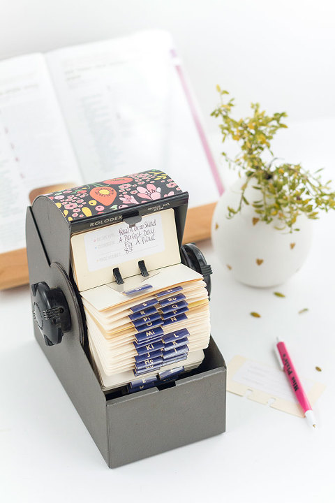 DIY Upcycled Rolodex Recipe Card Organization System - Dream Green DIY