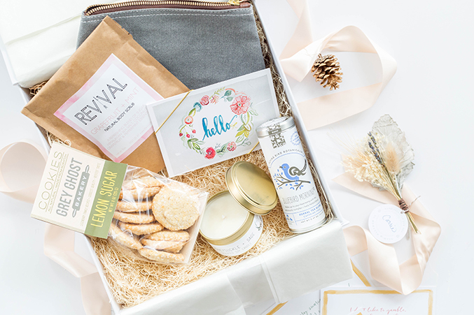 A Day-Brightening Mother's Day Gift Box Idea - Dream Green DIY