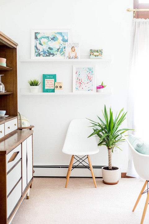 2 Ways To Style Dining Room Wall Shelves - Dream Green DIY