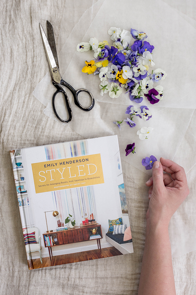 DIY Pressed Flower Wine Bottle Labels Dream Green DIY