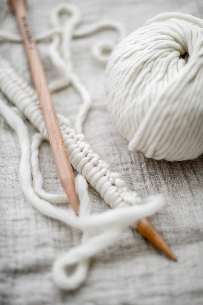 How To Knit Your Own Blanket (For Beginners!) Dream Green DIY