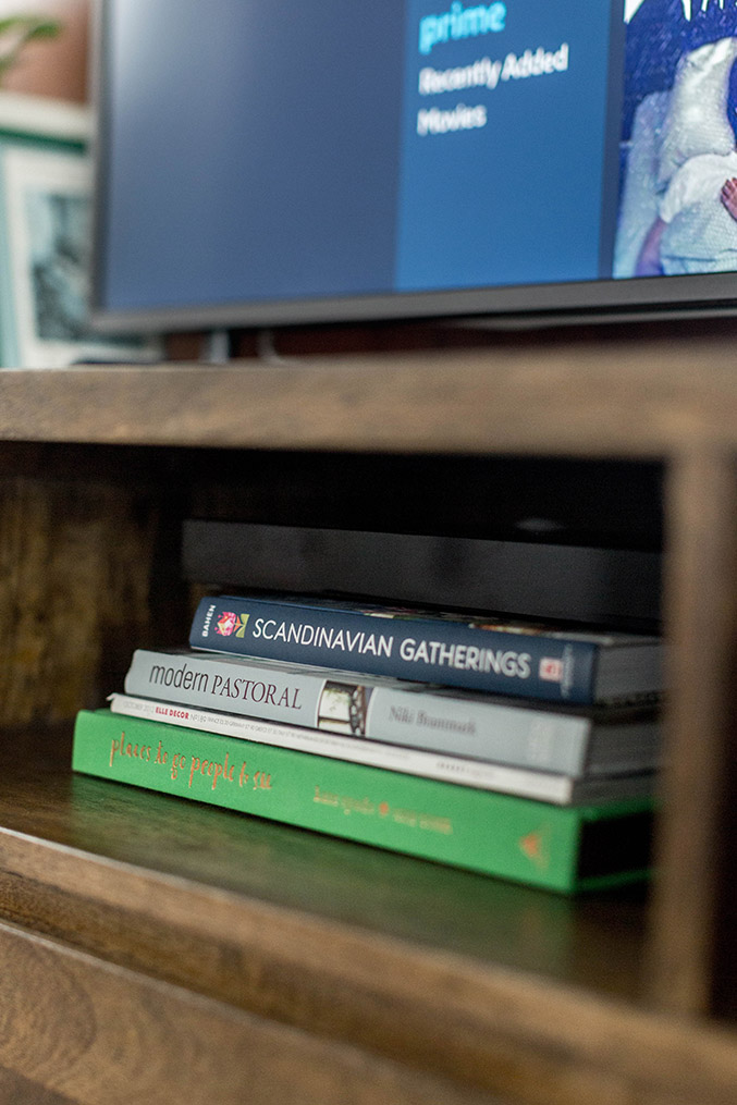 How To Make A TV Blend In With Your Decor Dream Green DIY