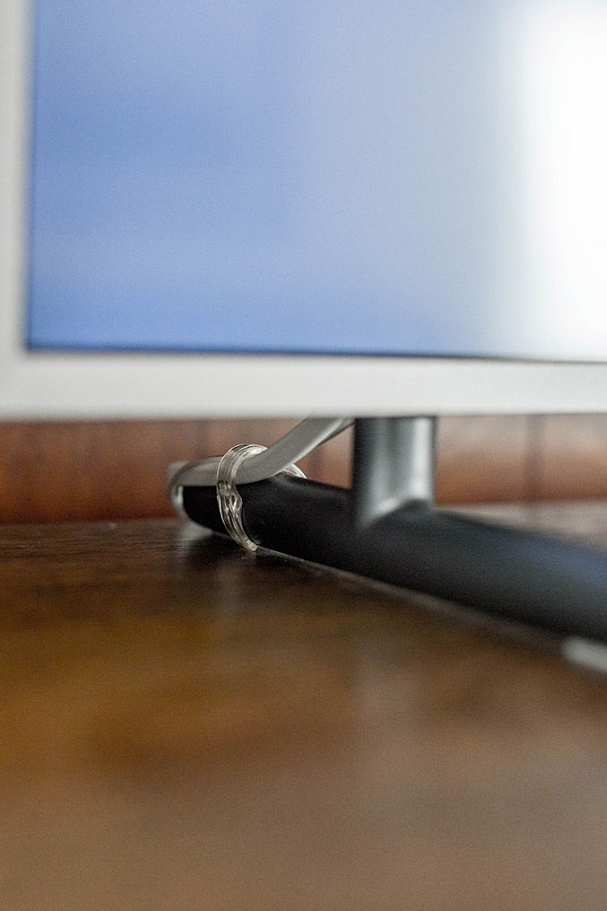 How To Make A TV Blend In With Your Decor Dream Green DIY