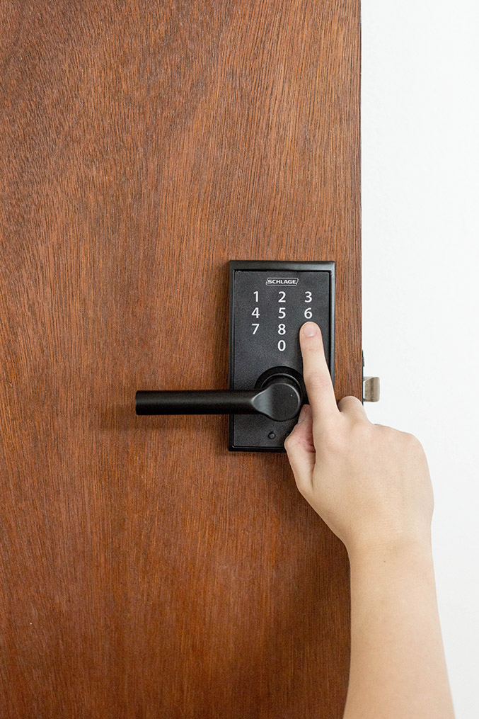 How To Install An Electronic Door Handle - Dream Green DIY