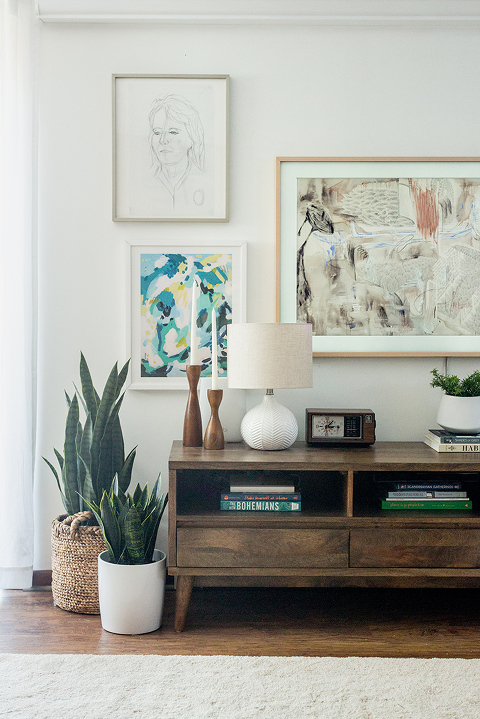 How To Hide Your Tv In A Gallery Wall Dream Green Diy