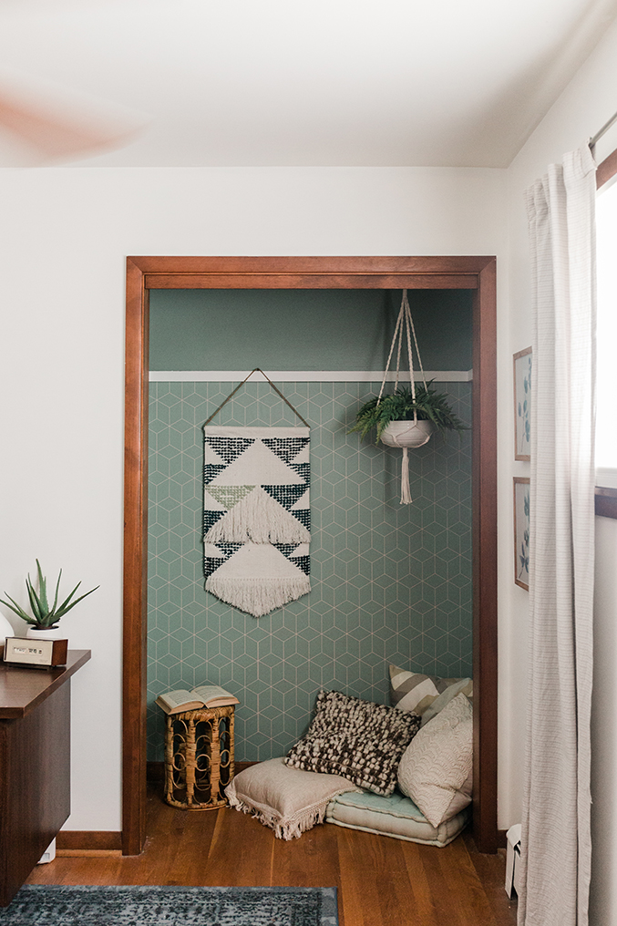 DIY Peel&Stick Wallpaper Closet Makeover Dream Green DIY