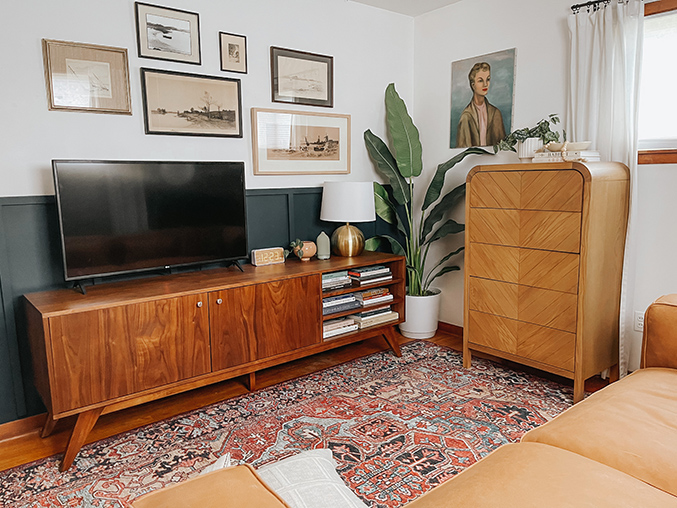 A Retro Lounge Living Space Makeover - Dream Green DIY