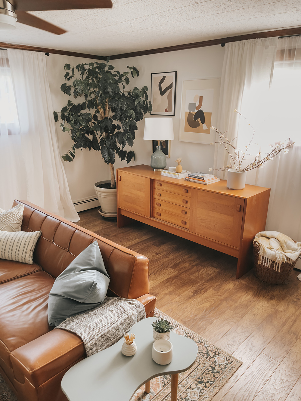 Curated Responsible Apartment Flooring For Heavy Use Gallery View
