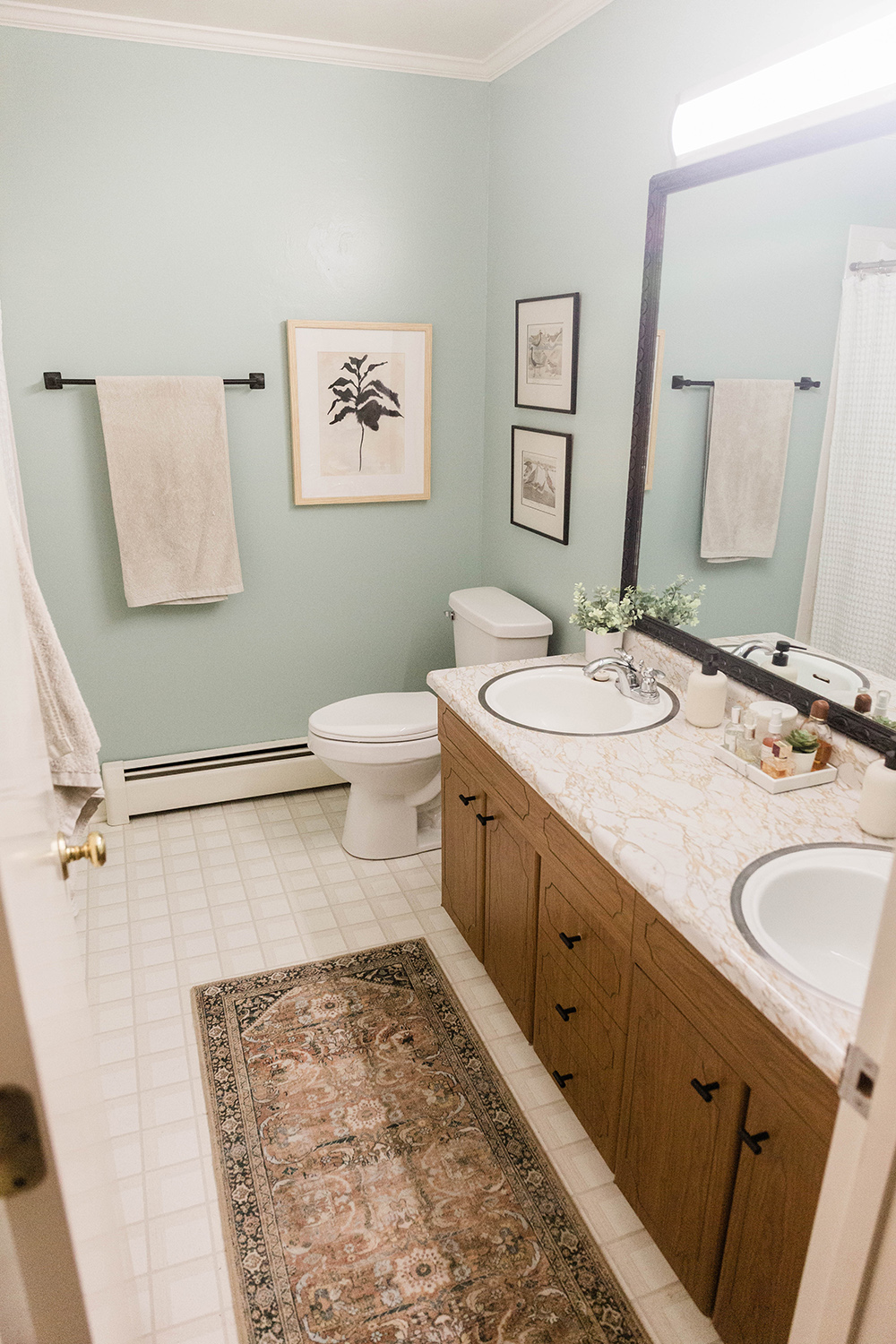 Before/After: Dated Retro Bathroom