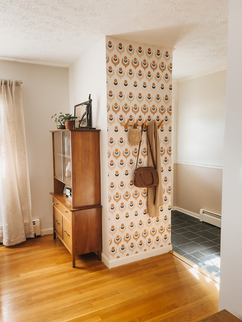 Retro Entryway Peel And Stick Wallpaper - Dream Green DIY