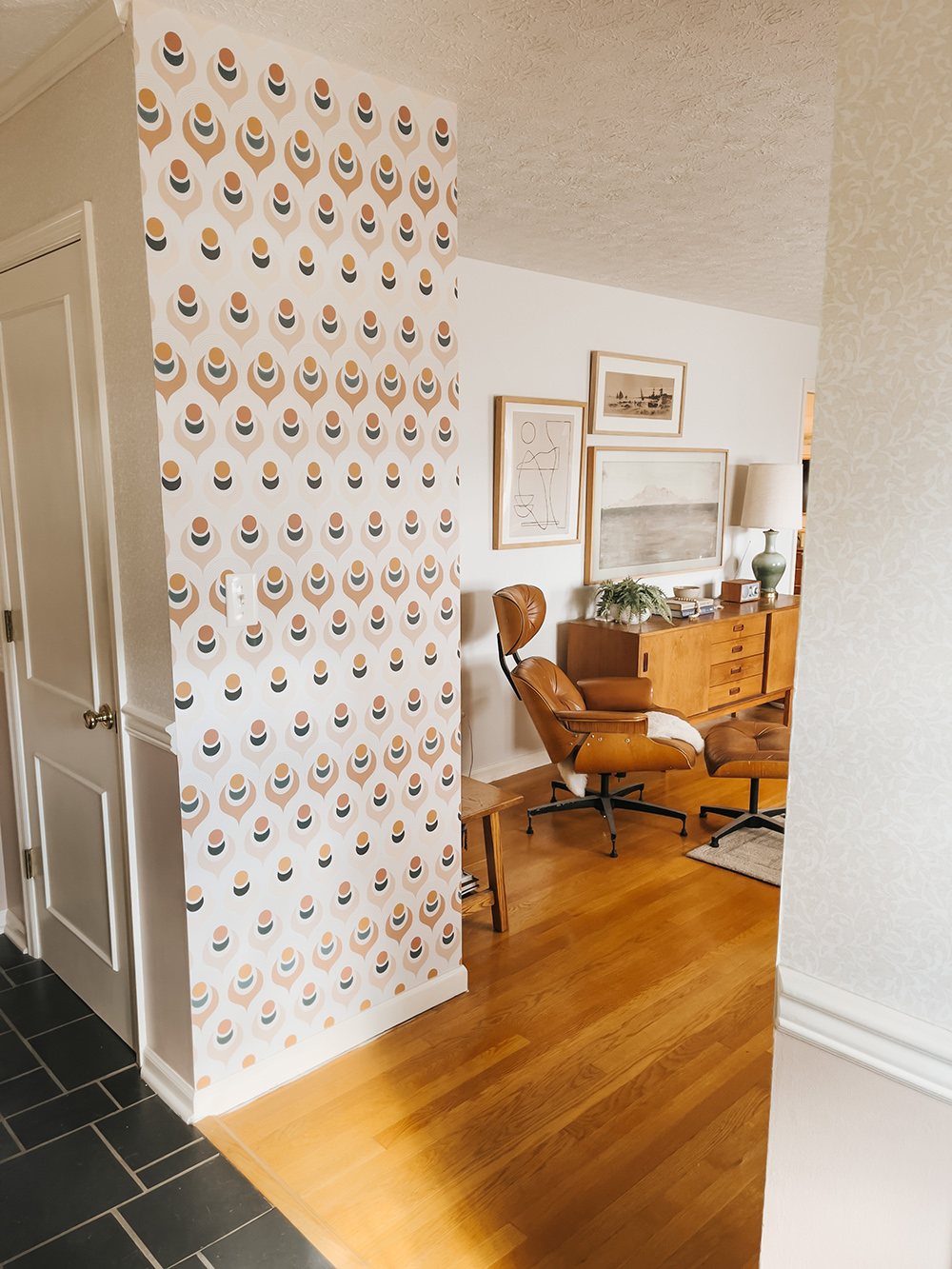 Retro Entryway Peel And Stick Wallpaper - Dream Green DIY