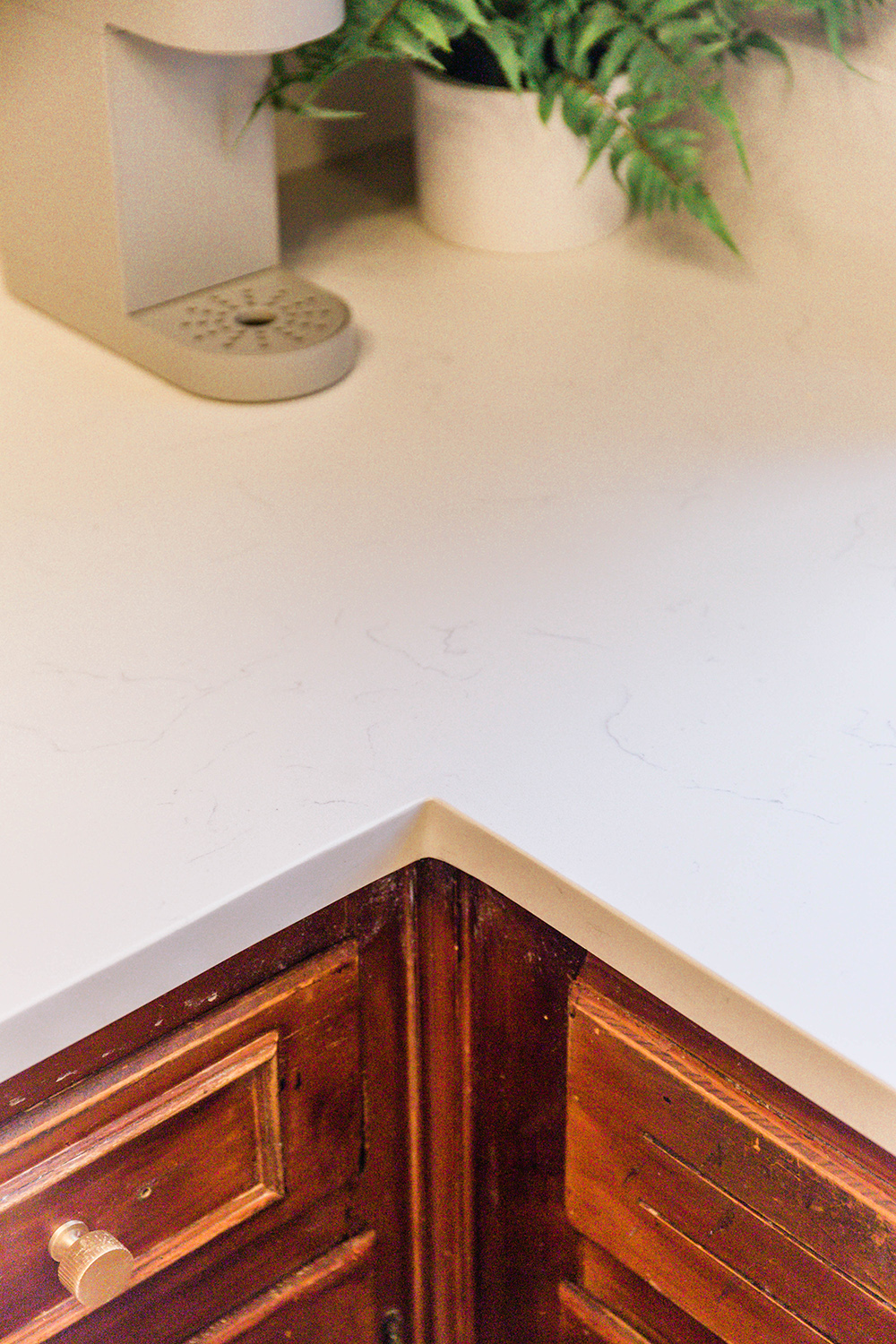 New Quartz Countertops In The Kitchen