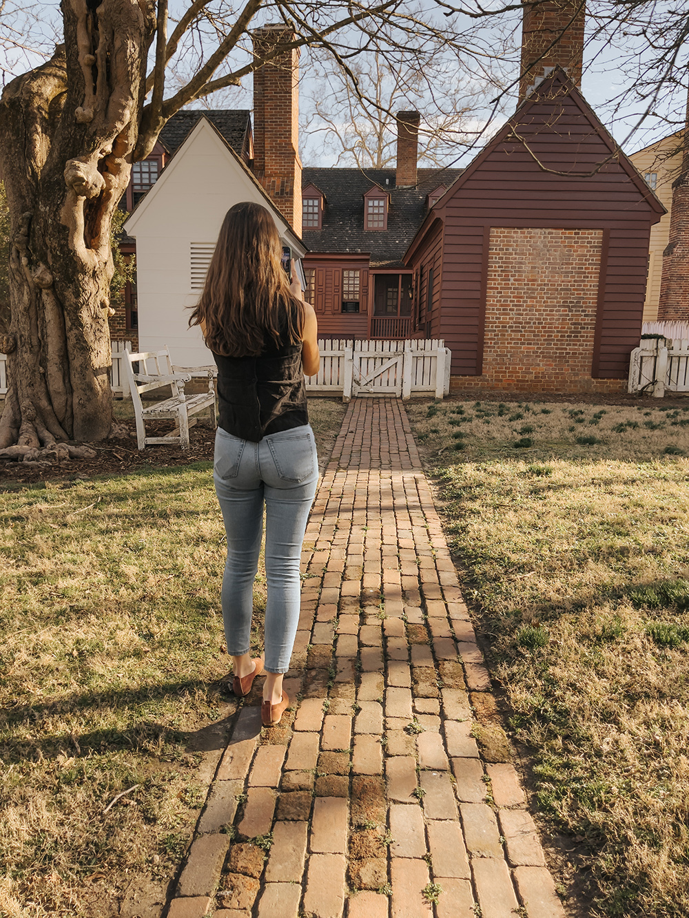 Things To Do In Colonial Williamsburg - Dream Green DIY