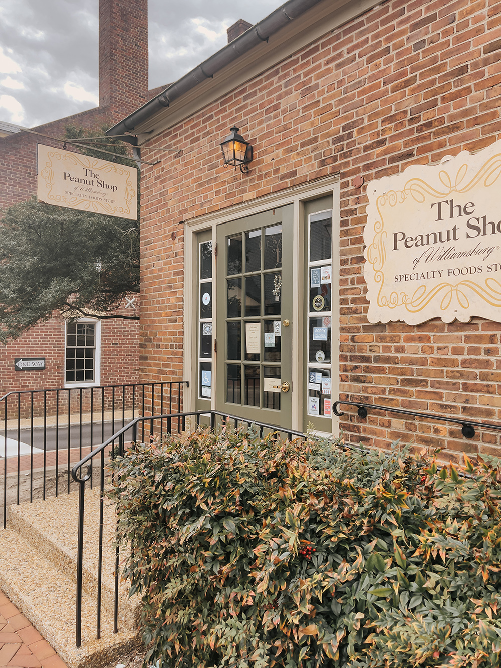 Things To Do In Colonial Williamsburg - Dream Green DIY