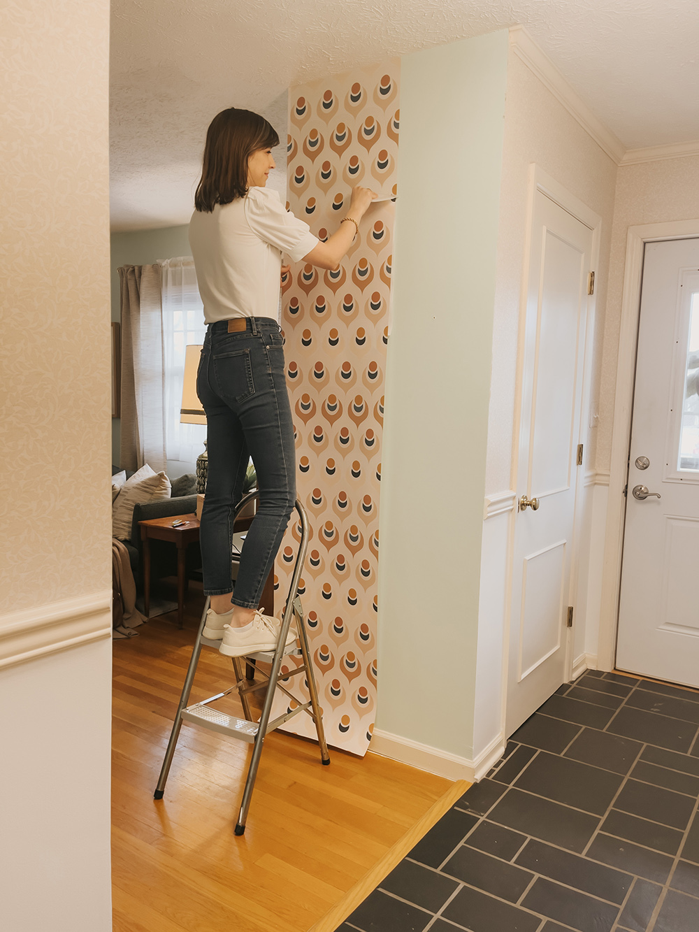 Peel-And-Stick Wallpaper DIY Crafts List - Dream Green DIY