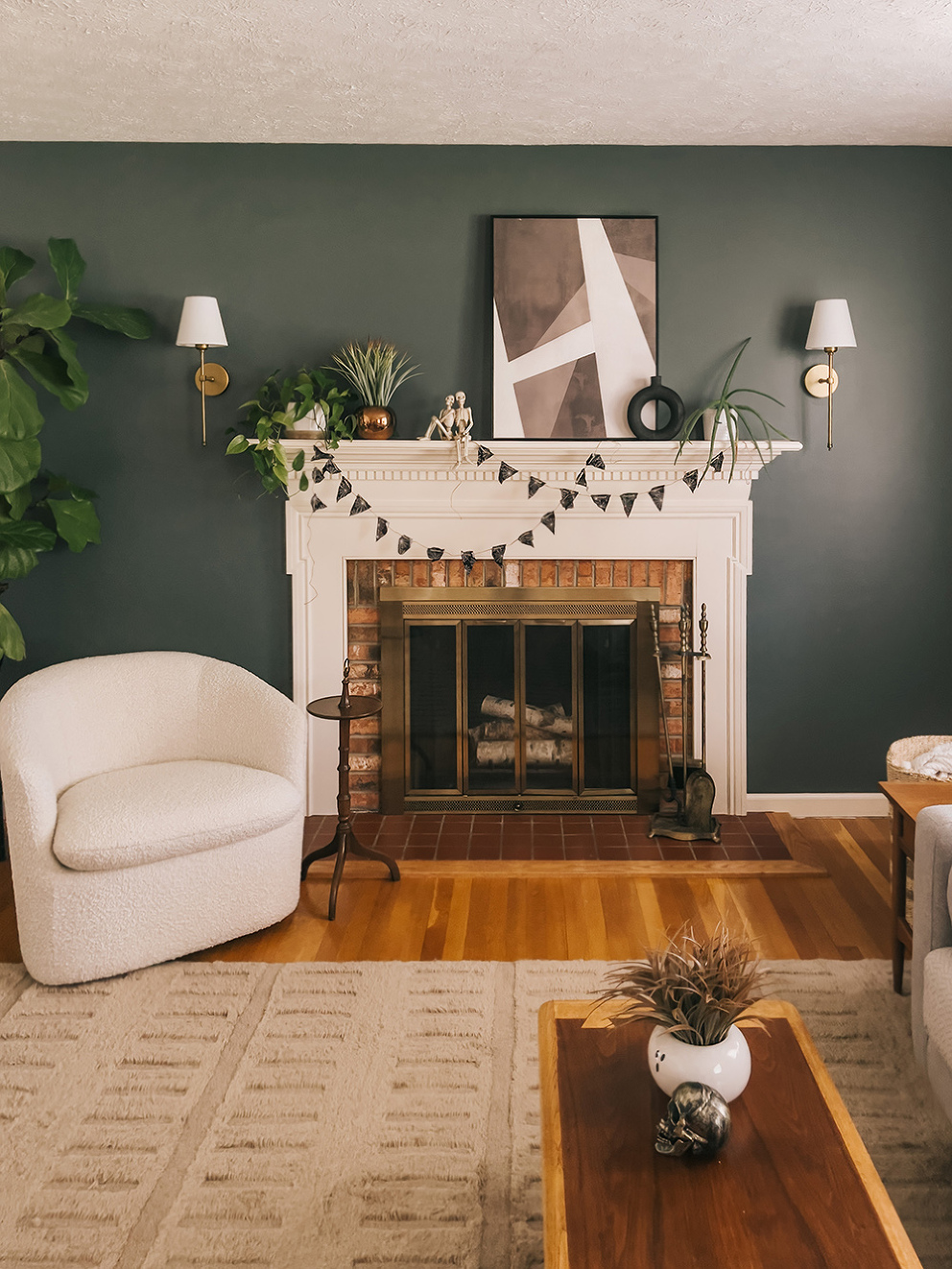 Halloween Living Room Décor Ideas - Dream Green DIY