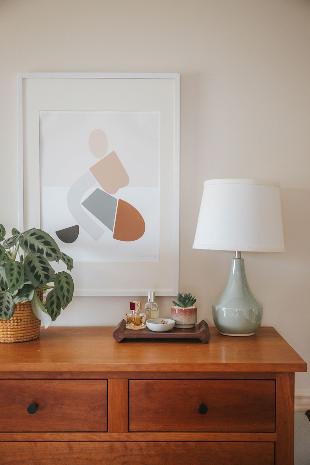 Two Ways To Style A Wooden Riser - Dream Green DIY