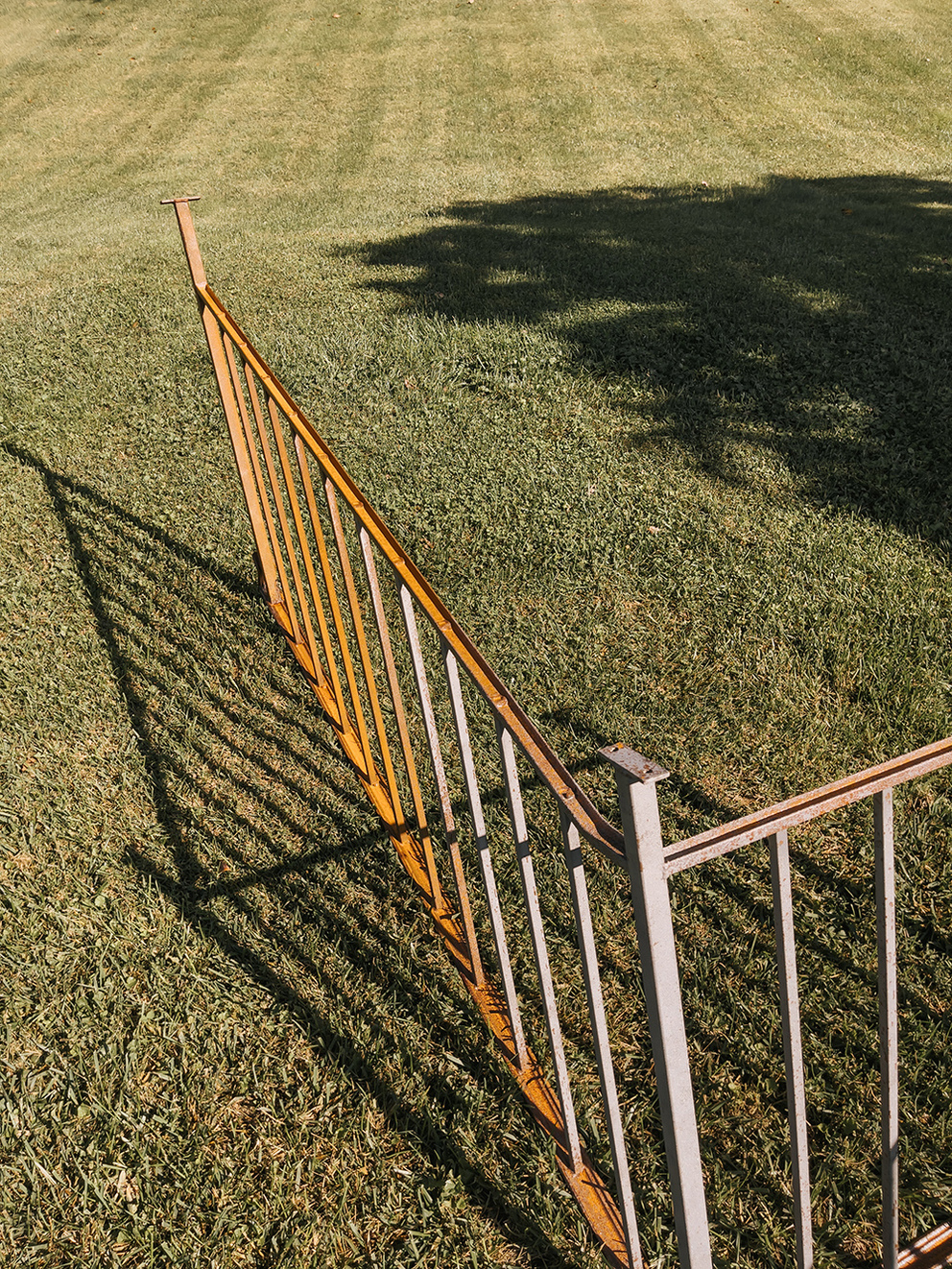 How To Restore An Old Metal Railing - Dream Green DIY