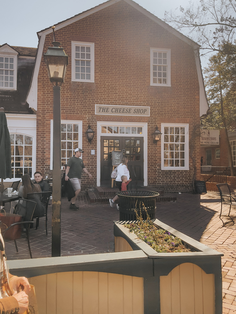 Travel: Where To Eat In Colonial Williamsburg - Dream Green DIY